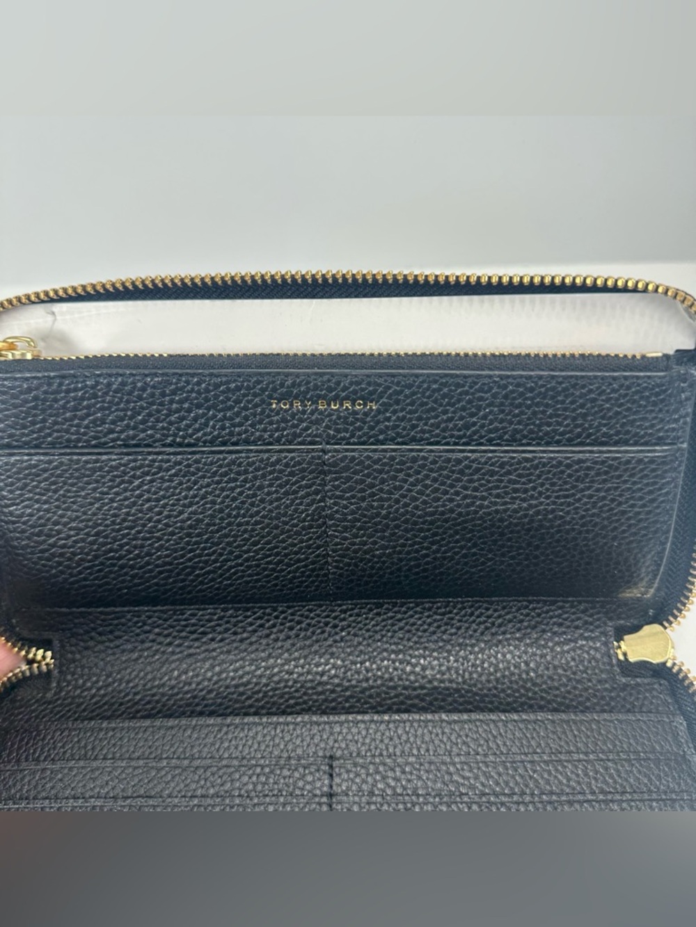 Tory Burch Black Pebbled Leather Zip Around Wallet Gold Logo Classic NWOT - Picture 6 of 15
